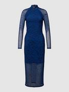 Sukienki - Sukienka midi ze wzorem na całej powierzchni model ‘Nortensis’ - miniaturka - grafika 1