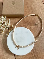 Naszyjniki - Choker z kamienia rzecznego z półksiężycem - miniaturka - grafika 1