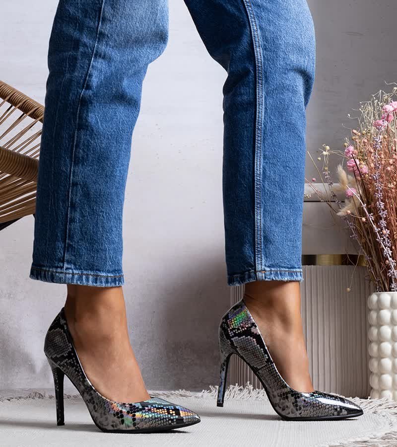 Srebrne lakierowane szpilki Ella-36