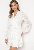 Sukienki - Biała Rozkloszowana Sukienka Mini z Plumeti o Kopertowym Kroju Tayeta - miniaturka - grafika 1