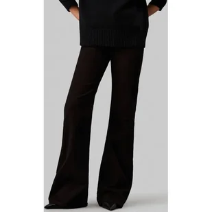 Calvin Klein Jeansy flare fit - Spodnie damskie - miniaturka - grafika 1