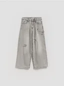 Spodnie i spodenki dla dziewczynek - Reserved - Jeansy super wide leg z breloczkiem - jasnoszary - miniaturka - grafika 1