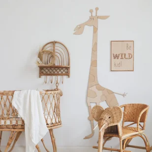 Drewniana żyrafa na ścianę safari - Wyposażenie pokoiku dziecięcego - miniaturka - grafika 1