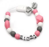 Akcesoria do smoczków - Silikonowa zawieszka do smoczka z imieniem KINGA - miniaturka - grafika 1