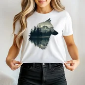 Koszulki i topy damskie - Koszulka biała z nadrukiem wilka z górami c181 - miniaturka - grafika 1