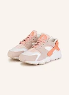 Sneakersy damskie - Nike Sneakersy Air Huarache rosa - miniaturka - grafika 1