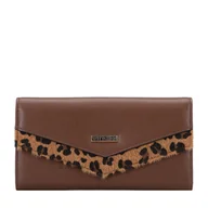Portfele - Damski portfel z ekoskóry z trójkątną klapą brązowy - miniaturka - grafika 1