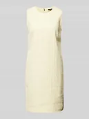 Sukienki - Sukienka o długości do kolan z fakturowanym wzorem - miniaturka - grafika 1