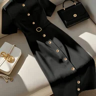 Sukienki - TEMU AA1 Elegancka Sukienka Midi z Paskiem dla Kobiet – Okrągły Dekolt, Krótki Rękaw ze Złotymi Guzikami, Dopasowany Pas, Czarno-Złote Akcenty, Do - miniaturka - grafika 1