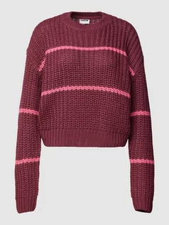 Swetry damskie - Sweter z dzianiny ze wzorem w paski model ‘CHARLIE’ - grafika 1