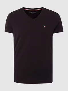 Koszulki męskie - T-shirt o kroju Slim Fit z dekoltem w serek - grafika 1