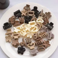 Ozdoby do włosów - TEMU Zestaw 52 sztuk małych spinek do włosów dla kobiet, proste i eleganckie na codzienny styl Wszechstronne akcesoria stylingowe Gładka tekstura - miniaturka - grafika 1