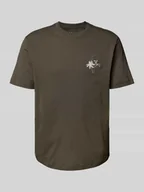 Koszulki męskie - T-shirt z wyhaftowanym logo - miniaturka - grafika 1