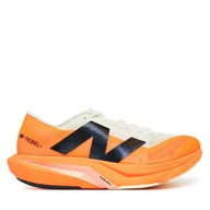 Buty sportowe damskie - Buty do biegania New Balance FuelCell Rebel v4 WFCXCC4 Pomarańczowy - miniaturka - grafika 1