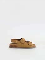Buty dla chłopców - Reserved - Sandały z imitacji skóry - beżowy - miniaturka - grafika 1