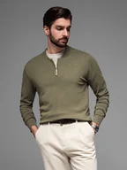 Swetry męskie - Sweter męski z wiskozą i rozpinanym dekoltem oliwkowy V1 OM-SWZS-0124 - Ombre Clothing - miniaturka - grafika 1