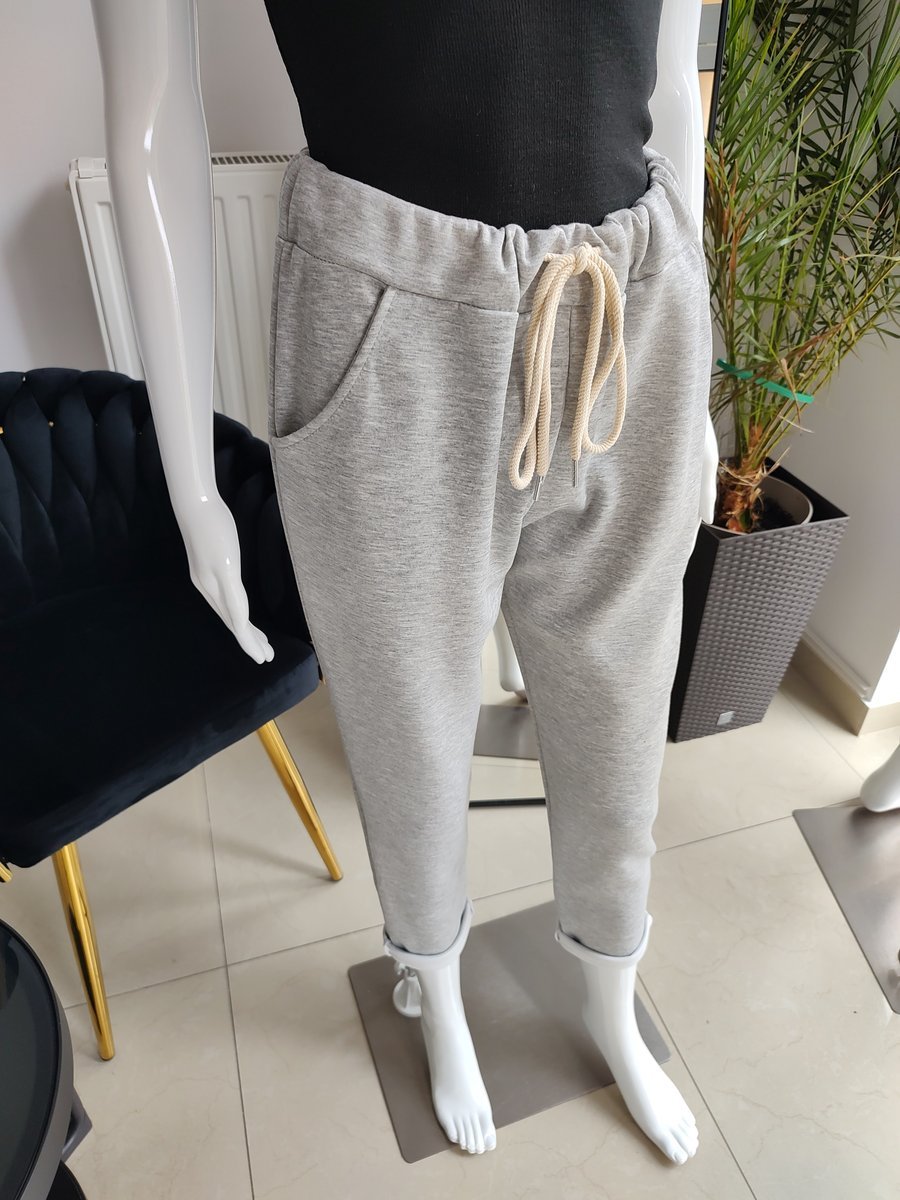 Masełkowe spodnie dresowe - szary One size