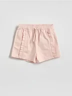 Sukienki i spódniczki dla dziewczynek - Reserved - Szorty z falbanką - pastelowy róż - miniaturka - grafika 1