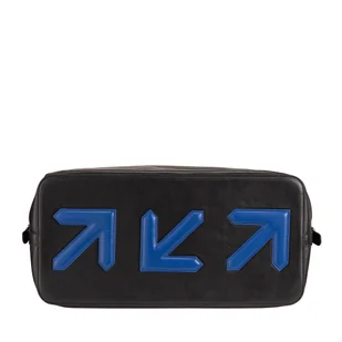 Romantyczny weekend czy podróż służbowa? Zawsze zabieraj ze sobą naszą skórzaną torbę duffle. Wytrzymała i miękka torba może być noszona w ręku, na ramieniu lub na krzyż. Jej przestronne wnętrze pozwala na przechowywanie wszystkiego, czego potrzebujesz w - Walizki - miniaturka - grafika 5