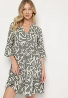 Sukienki - Ciemnozielona Wiskozowa Rozkloszowana Sukienka z Abstrakcyjnym Wzorem Liracalia - miniaturka - grafika 1