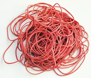 Q-CONNECT Gumki recepturki 100g, średnica 50mm, czerwone KF16075 - Gumki biurowe - miniaturka - grafika 1