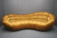 Sofy i kanapy - Sofa Owalna Retro Tapicerowana I Pikowana Żółta 315 Cm B 5620 - miniaturka - grafika 1