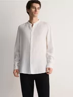Koszule męskie - Reserved - Koszula regular fit ze stójką - biały - miniaturka - grafika 1