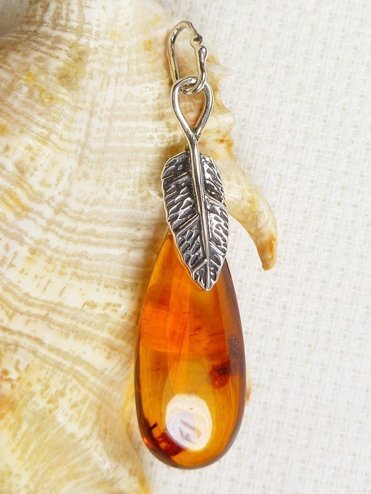 Wisiorek srebrny z bursztynem 604-61