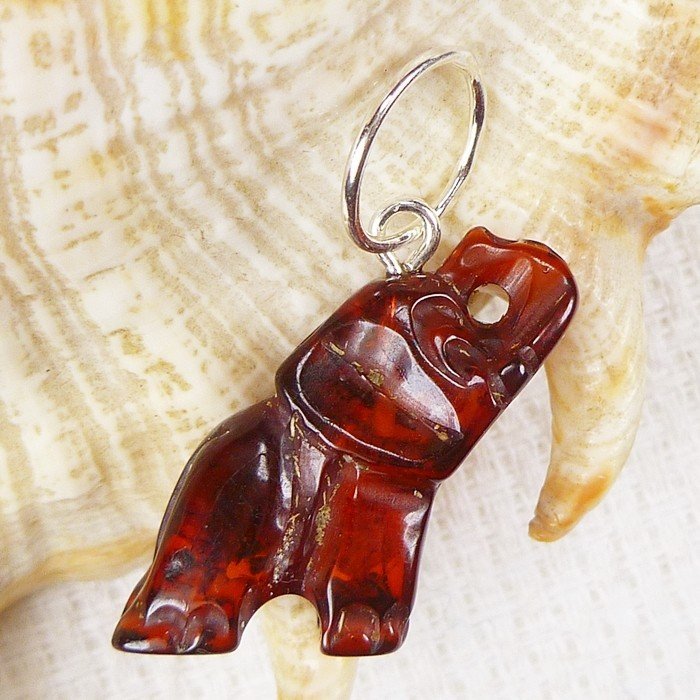 Bursztynowy słoń, srebro, wisiorek, hand carving 688-5