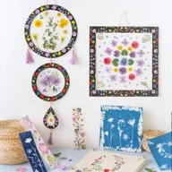 Zabawki kreatywne - Multizestaw kreatywny 6 dekoracji z użyciem prasy do kwiatów 7+, Janod - miniaturka - grafika 1