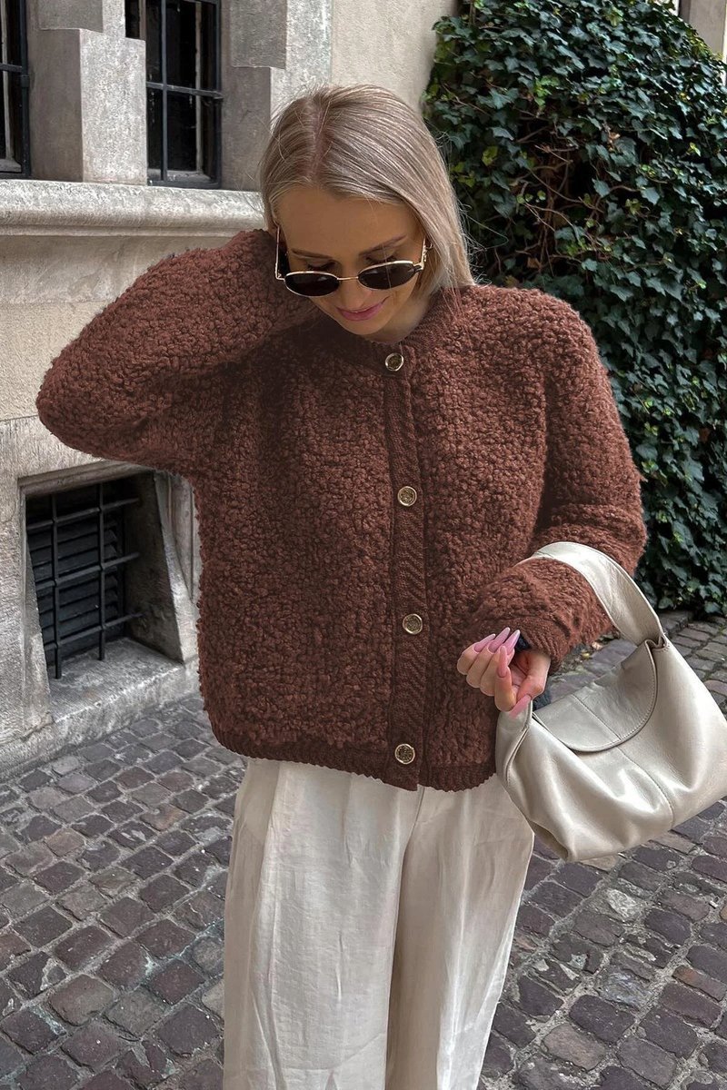 BRĄZOWY SWETER DAMSKI Z GUZIKAMI I MIĘKKĄ FAKTURĄ S 5GA*