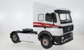 Samochody i pojazdy dla dzieci - Mcg Mercedes Benz Sk Ii Truck 1994 White 1:18 18243 - miniaturka - grafika 1