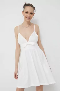 Sukienki - Roxy sukienka kolor biały mini rozkloszowana - grafika 1