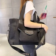 Inne - TEMU Elegancka Torba w Stylu dla Kobiet - Przestronna i Stylowa z Odpinanym Paskiem na Ramię, Zapięciem na Zamek i Podszewką z Poliestru - Czarna - miniaturka - grafika 1