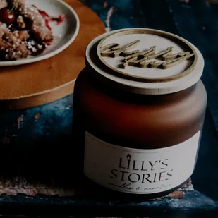 Duża świeca zapachowa Cherry Pie, zapach ciasta z wiśniami - Świece - miniaturka - grafika 1