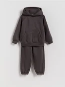 Dresy i komplety dla chłopców - Reserved - Dzianinowy komplet oversize - ciemnoszary - miniaturka - grafika 1