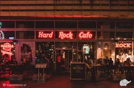 Czasopisma - Romantyczna kolacja lub rockowy gadżet od Hard Rock Cafe - miniaturka - grafika 1