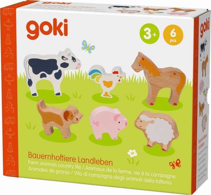 Drewniane figurki zwierząt na wsi Goki