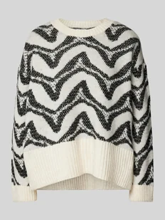 Sweter z dzianiny o kroju oversized ze wzorem na całej powierzchni model ‘JANE’ - Swetry damskie - miniaturka - grafika 1