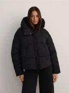 Moda i Uroda OUTLET - Reserved - Pikowana kurtka z kapturem - czarny - miniaturka - grafika 1