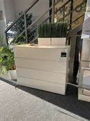 Dom i wnętrze OUTLET - Komoda szklana z ekspozycji Salonu Janki - miniaturka - grafika 1