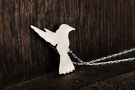 Łańcuszki - Łańcuszek ze srebrnym kolibrem - miniaturka - grafika 1