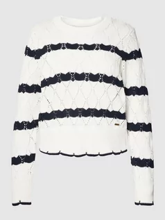 Swetry damskie - Sweter z dzianiny ze wzorem w paski model ‘TABATA’ - grafika 1