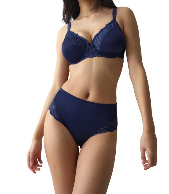 Majtki damskie Triumph Ladyform Soft T Maxi-40