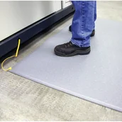 Pozostałe wyposażenie warsztatu - PARTNER B2B Mata antystatyczna z zestawem uziemiającym - zapobiegająca zmęczeniu, 0,6 x 0,9 m AS060001KEU - miniaturka - grafika 1