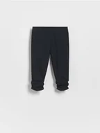 Spodnie i spodenki dla dziewczynek - Reserved - Legginsy 3/4 z marszczeniem - czarny - miniaturka - grafika 1