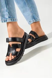 Czarne klapki skórzane damskie na bieżnikowanej platformie z geometrycznymi paskami na rzep PRODUKT POLSKI Casu 40440 - Klapki i japonki damskie - miniaturka - grafika 1