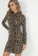 Sukienki - Beżowa Sukienka Dopasowana w Cętki z Marszczeniem Riheda - miniaturka - grafika 1