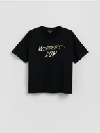 Koszulki dla chłopców - Reserved - Bawełniany t-shirt z napisem - czarny - miniaturka - grafika 1
