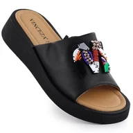 Klapki i japonki damskie - Skórzane klapki damskie z koralikami czarne Vinceza 66623 - miniaturka - grafika 1